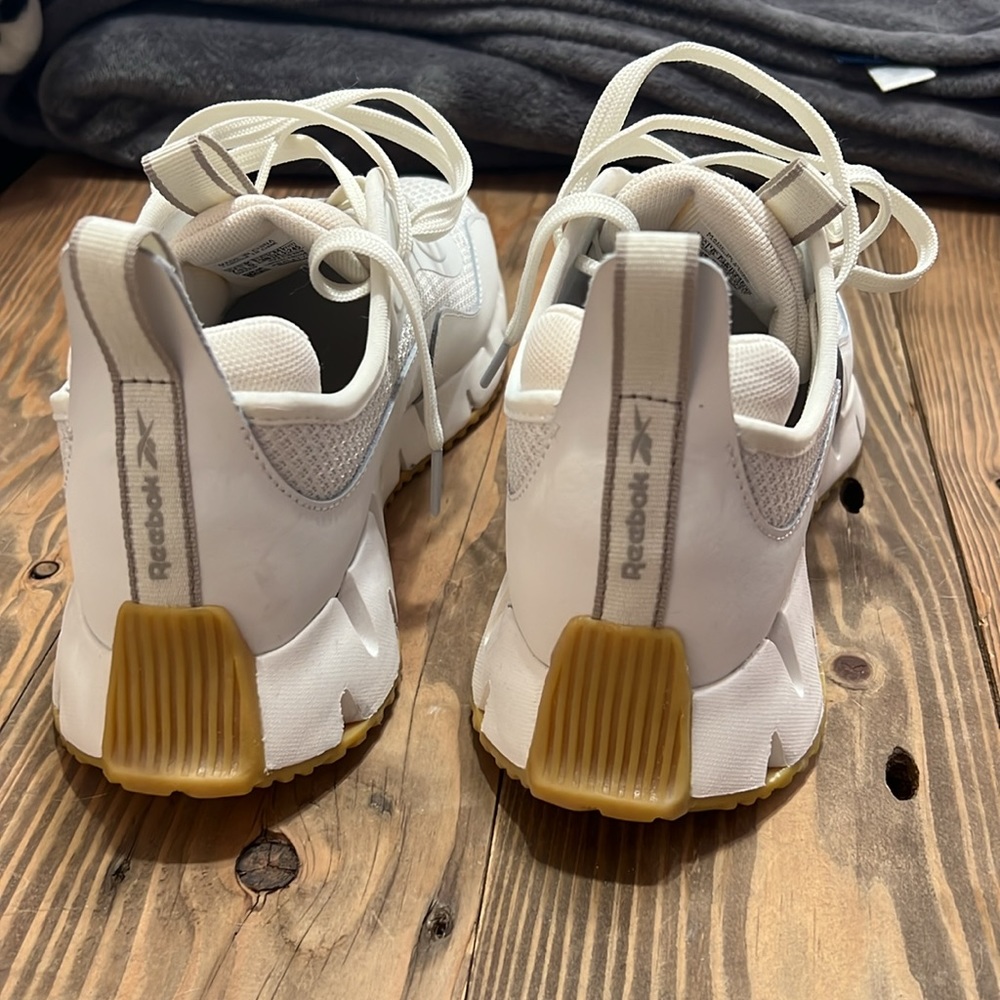 Reebok sneakers - Picture 2 of 3
